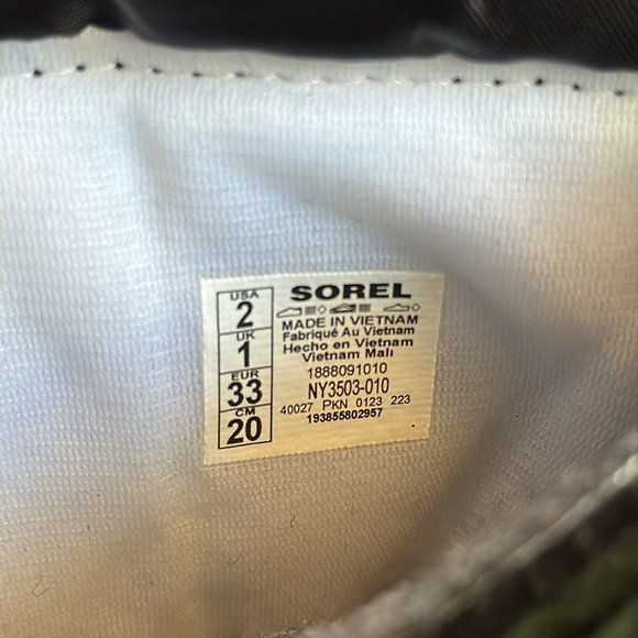 Sorel Black and White Snow Boots Size 2 - Picture 6 of 6